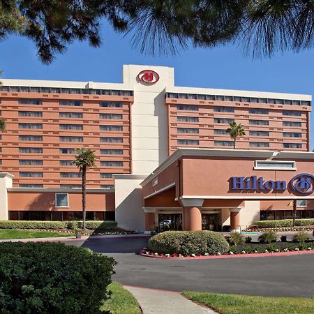 Hilton Concord Hotel Exterior photo