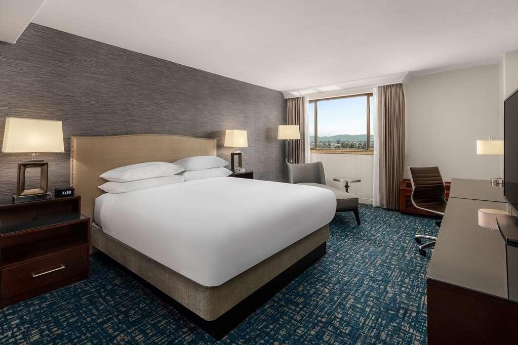 Hilton Concord Hotel Room photo