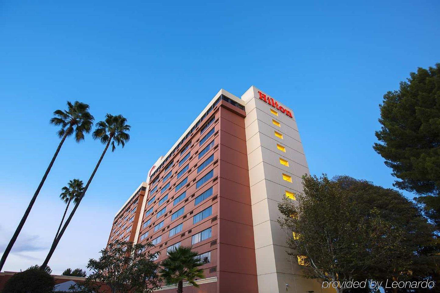 Hilton Concord Hotel Exterior photo