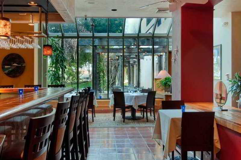 Hilton Concord Hotel Restaurant photo